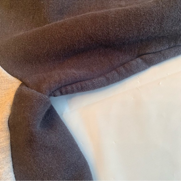 🏒Roots Official NHL Toronto  Maple Leafs 1/4 Zip Sweater Women’s Size Medium🏒 - Picture 10 of 11